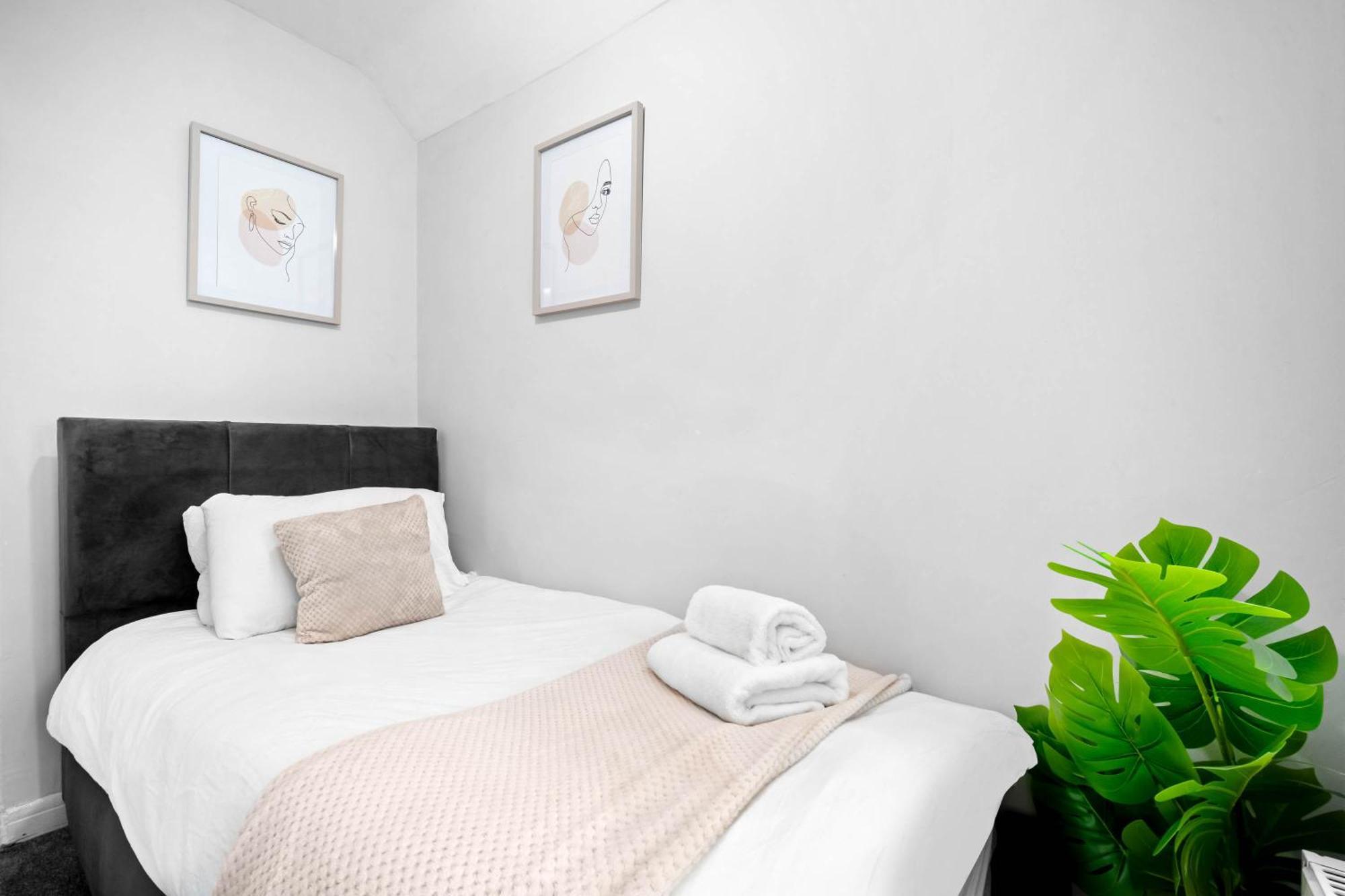 Modern 18 Guest Large Home In Solihull - Near Nec, Jlr, Hs2 And Bhx Birmingham Eksteriør bilde